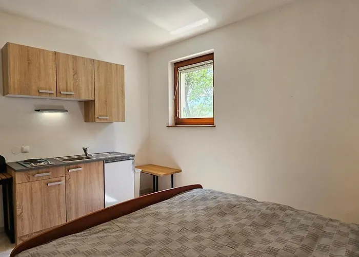 Daire Dvor By The Krka River *