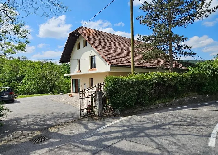 Dvor By The Krka River Daire Curnovec