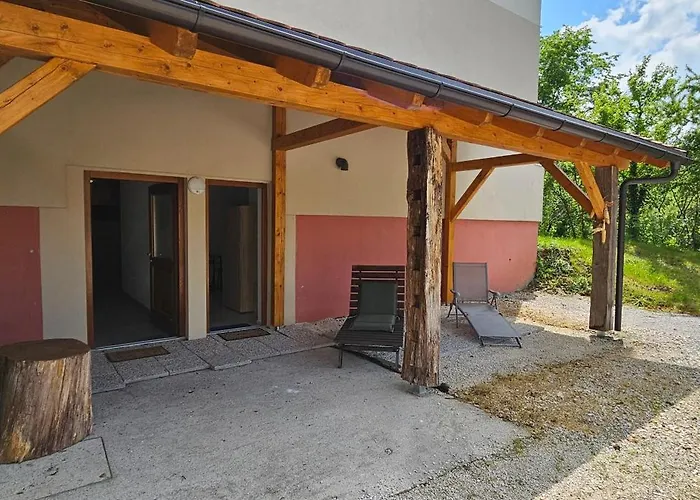 Dvor By The Krka River 아파트 *