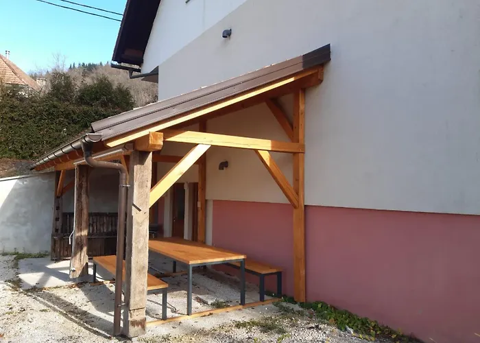 Dvor By The Krka River 아파트 *