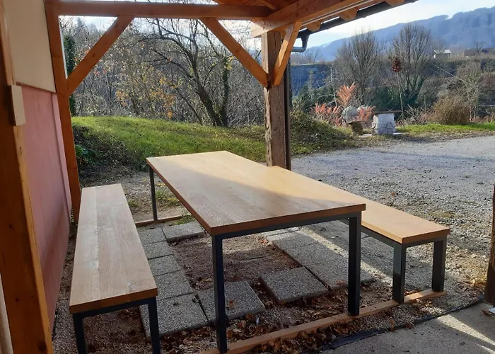 아파트 Dvor By The Krka River